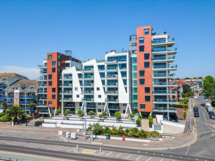 2 Bedroom Flat For Sale In The Leas, Westcliff-On-Sea, SS0
