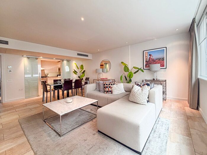 2 Bedroom Flat To Rent In Young Street, London, W8