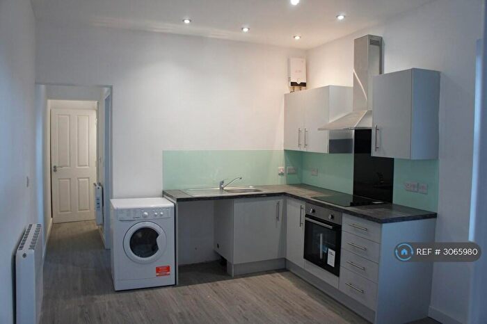 1 Bedroom Flat To Rent In Grosvenor Road, Rugby, CV21