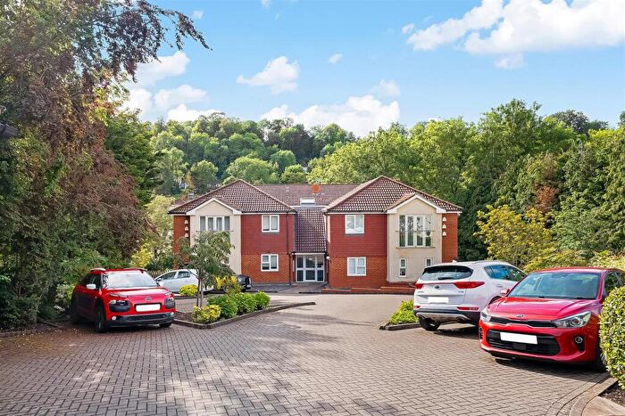 2 Bedroom Apartment For Sale In Croydon Road, Caterham, CR3