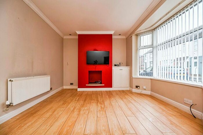 3 Bedroom End Of Terrace House For Sale In Munster Road, Liverpool, Merseyside, L13