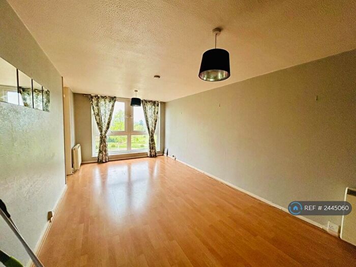 2 Bedroom Flat To Rent In Milton Mount, Crawley, RH10