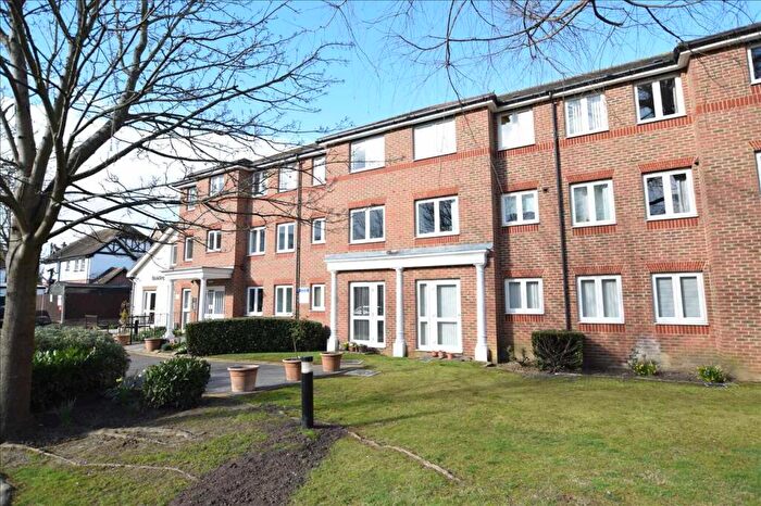 2 Bedroom Retirement Property For Sale In Spalding Court, Cedar Avenue, Chelmsford, CM1