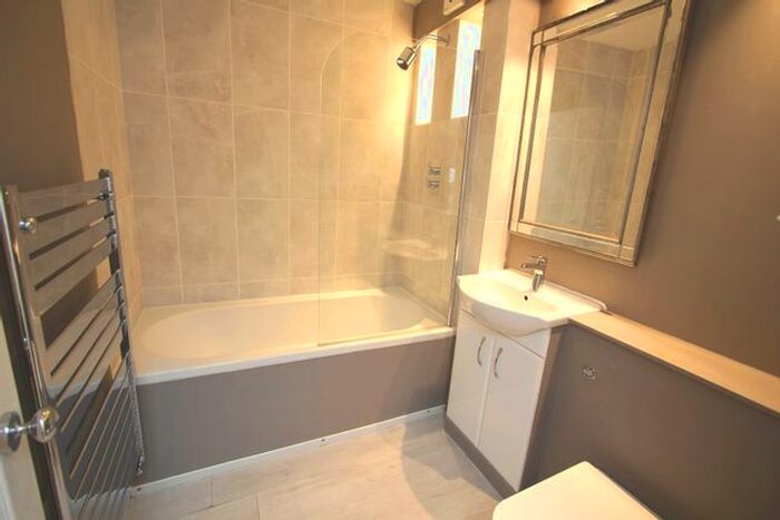 3 Bedroom Flat To Rent In Portsmouth Road, Kingston Upon Thames, KT1