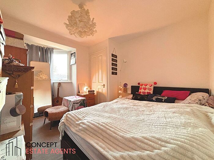 1 Bedroom Flat To Rent In Charlmont Road, Tooting Broadway, SW17