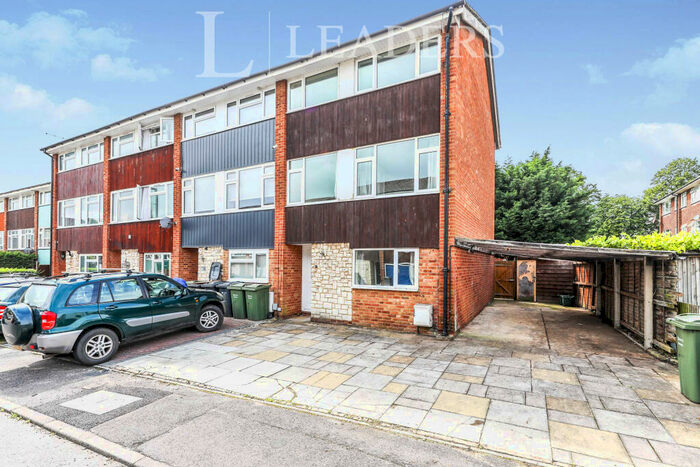 5 Bedroom Semi-Detached House To Rent In Student House, GU2