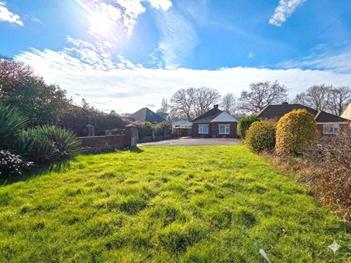 3 Bedroom Detached Bungalow For Sale In Botley Road, Burridge, Southampton, SO31
