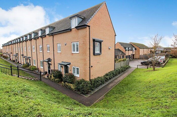 4 Bedroom End Of Terrace House For Sale In Station Road, Sandy, SG19