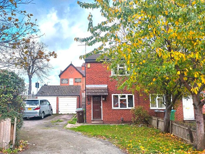 2 Bedroom House To Rent In Dunkirk Road, Nottingham, NG7