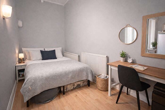 1 Bedroom Flat To Rent In Gleneagle Mews, London, SW16