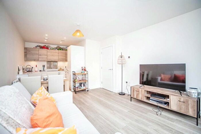 1 Bedroom Flat For Sale In Ocean Drive, Gillingham, Kent, ME7