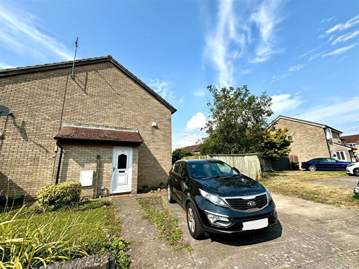 1 Bedroom Semi-Detached House For Sale In Oak Close, Undy, NP26