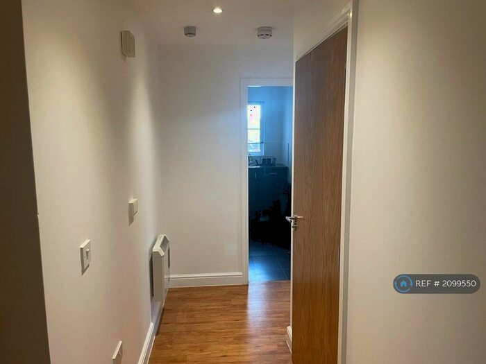 2 Bedroom Flat To Rent In Newton Road, Great Barr, Birmingham, B43