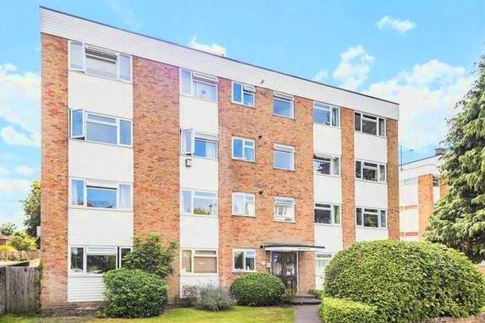 2 Bedroom Flat To Rent In Rivermead, Uxbridge Road, Kingston Upon Thames, KT1