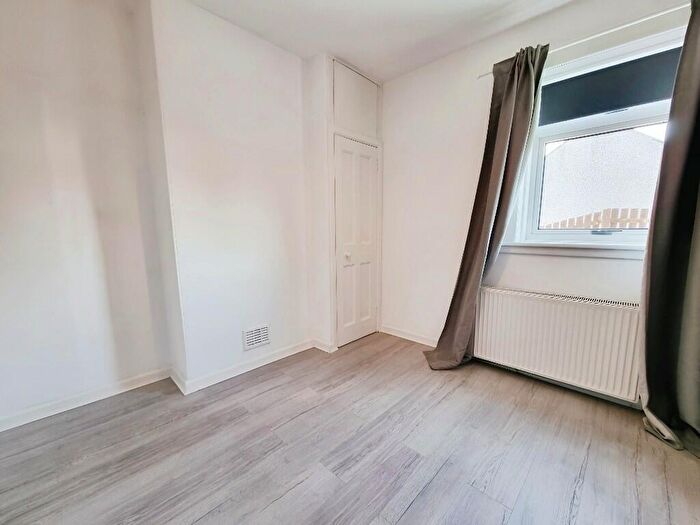 3 Bedroom Flat To Rent In Leven Road, Leven, Fife, KY8