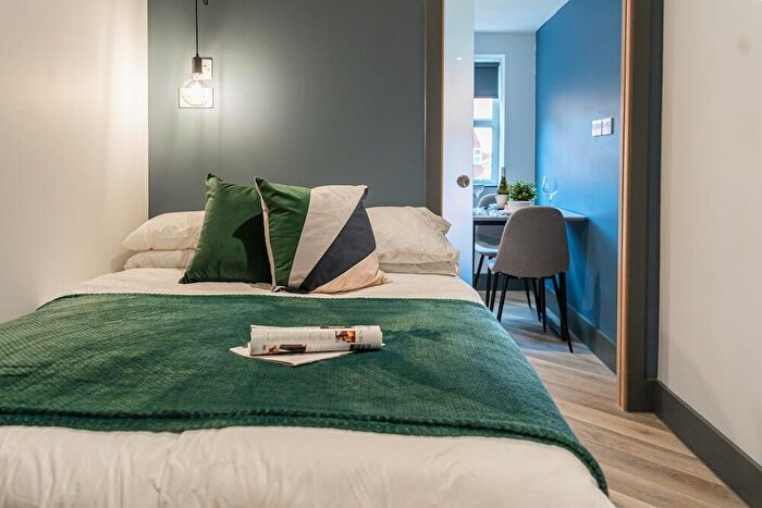1 Bedroom Apartment To Rent In Bed Comp, Great Ancoats Street, M4