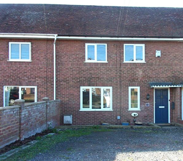 3 Bedroom Terraced House To Rent In Hill Crescent, Brogborough, MK43
