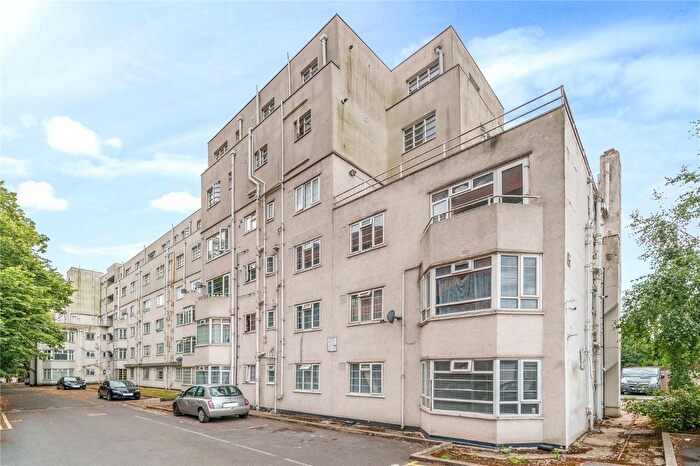 2 Bedroom Flat To Rent In Uxbridge Road, Ealing, W5