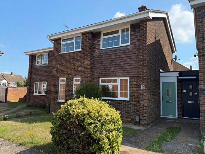3 Bedroom House To Rent In St Andrews Close, Flitwick, MK45
