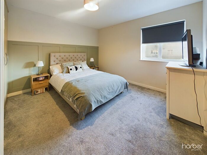 2 Bedroom Flat For Sale In Eversley Street, Tollcross, Glasgow, G32