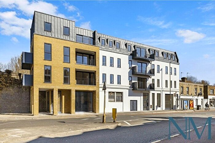 1 Bedroom Block Of Flats To Rent In Raynes Park, SW20