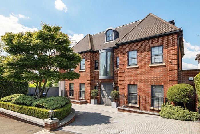 8 Bedroom Detached House For Sale In Oakfields Road, London, NW11