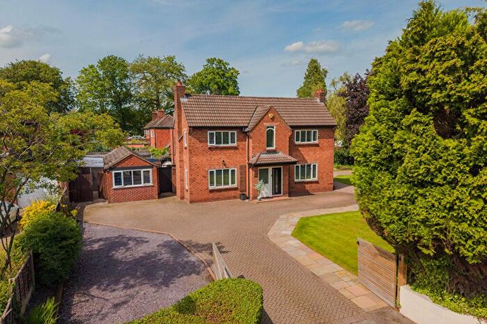 5 Bedroom Detached House For Sale In Green Lane, Davenham, CW9