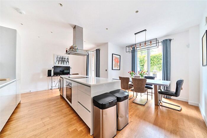 5 Bedroom Detached House To Rent In Jeffreys Road, London, SW4