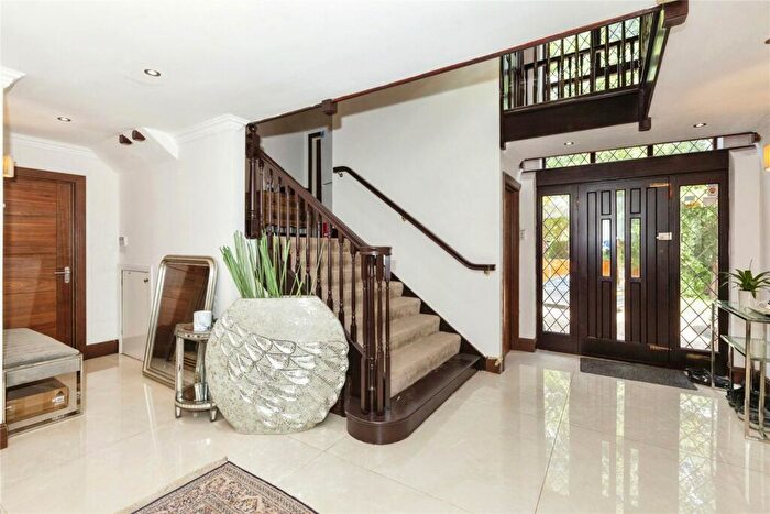 5 Bedroom Detached House For Sale In Fishery Road, Maidenhead, Berkshire, SL6