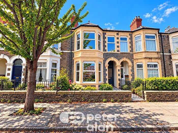2 Bedroom Flat To Rent In Corporation Road, Cardiff, CF11