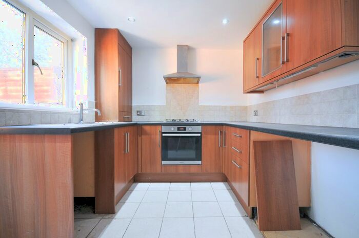 2 Bedroom Town House To Rent In Old Well Walk, Sale, M33