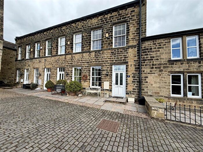 4 Bedroom Town House For Sale In Hawksbridge Lane, Oxenhope, Keighley, BD22
