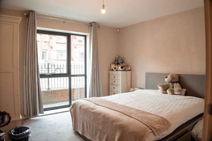 1 Bedroom Apartment For Sale In Green Quarter, Cross Green Lane, Cross Green, Leeds, LS9