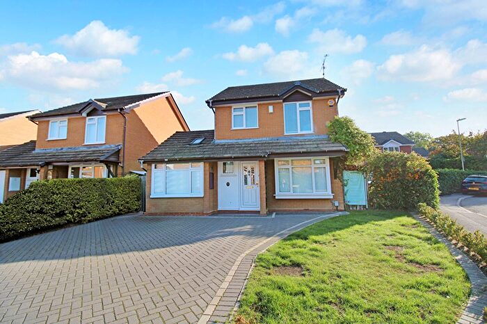 4 Bedroom Detached House For Sale In Griffon Close, Farnborough, GU14