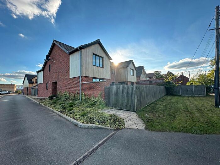 2 Bedroom Flat To Rent In Walcot Road, IP22