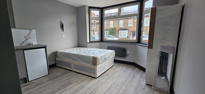 Studio To Rent In Doris Road, TW15