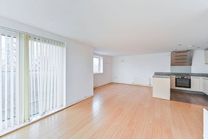 2 Bedroom Flat To Rent In Argyll Road, Woolwich, London, SE18