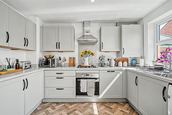 3 Bedroom Semi-Detached House For Sale In Great Barton Hill Road, Gillingham, SP8