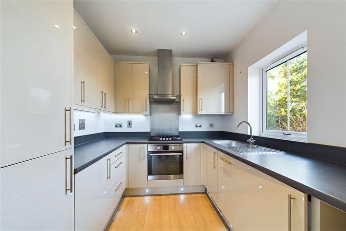 2 Bedroom Apartment To Rent In Regatta Place, Kingfisher Drive, Maidenhead, Berkshire, SL6