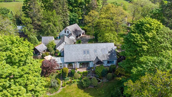 5 Bedroom Detached House For Sale In Dinbren, Llangollen, LL20