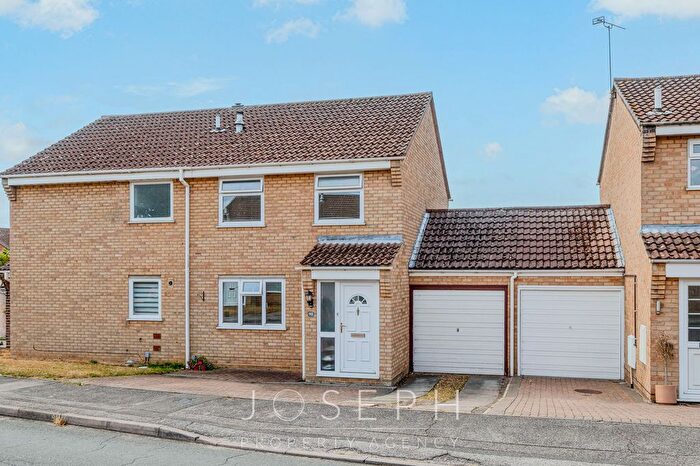 3 Bedroom Semi Detached House For Sale In Braziers Wood Road, Ipswich, IP3