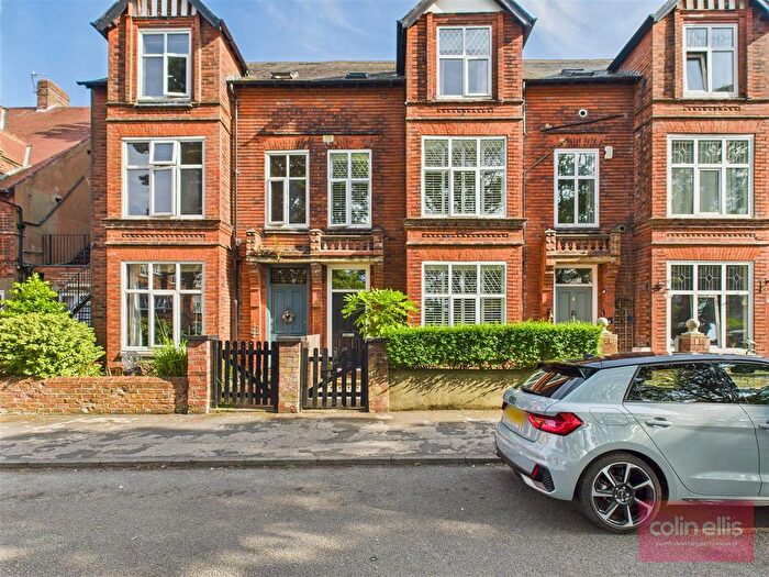 4 Bedroom Terraced House For Sale In Lonsdale Road, Scarborough, YO11