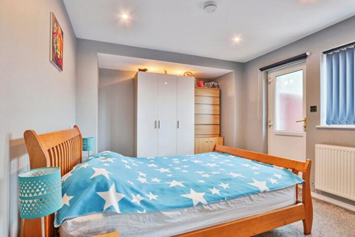 3 Bedroom Bungalow For Sale In Encombe Close, Poole, BH12