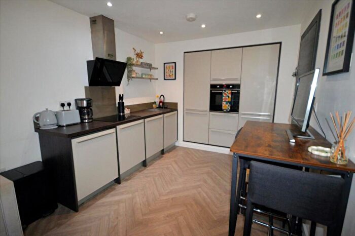 1 Bedroom Flat To Rent In Dun Fields, Sheffield, South Yorkshire, S3