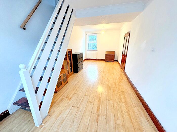 3 Bedroom Property To Rent In Drapers Road, Stratford, E15