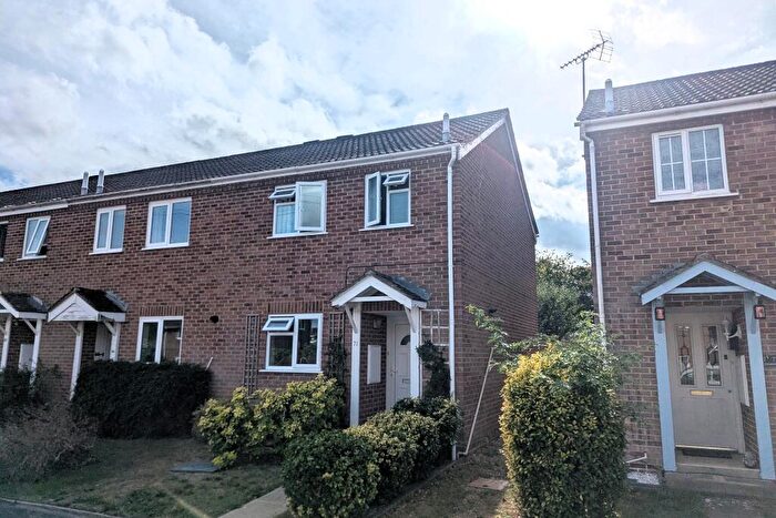 2 Bedroom End Of Terrace House To Rent In Romsey Hunters Crescent Unfurnished, SO51