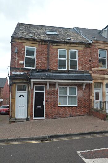 5 Bedroom Maisonette To Rent In Brinkburn Avenue, Gateshead, NE8