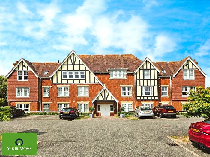 2 Bedroom Flat To Rent In Foreland Heights, Broadstairs, Kent, CT10