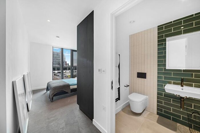 2 Bedroom Apartment For Sale In The City Collection, London, E1