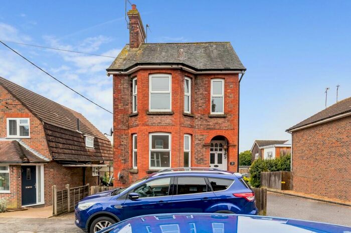 1 Bedroom Flat To Rent In Kents Road, Haywards Heath, RH16